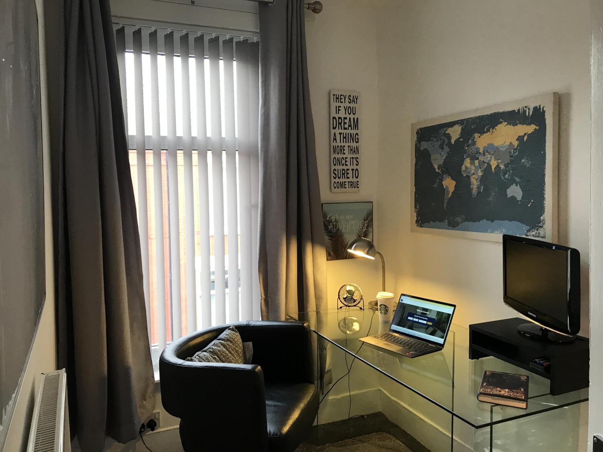 Bright Spacious 3-Bed With Office & Patio, Preston Preston  Bagian luar foto